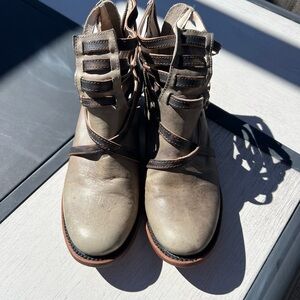 Freebird by Steven Greenish gray ankle Boots